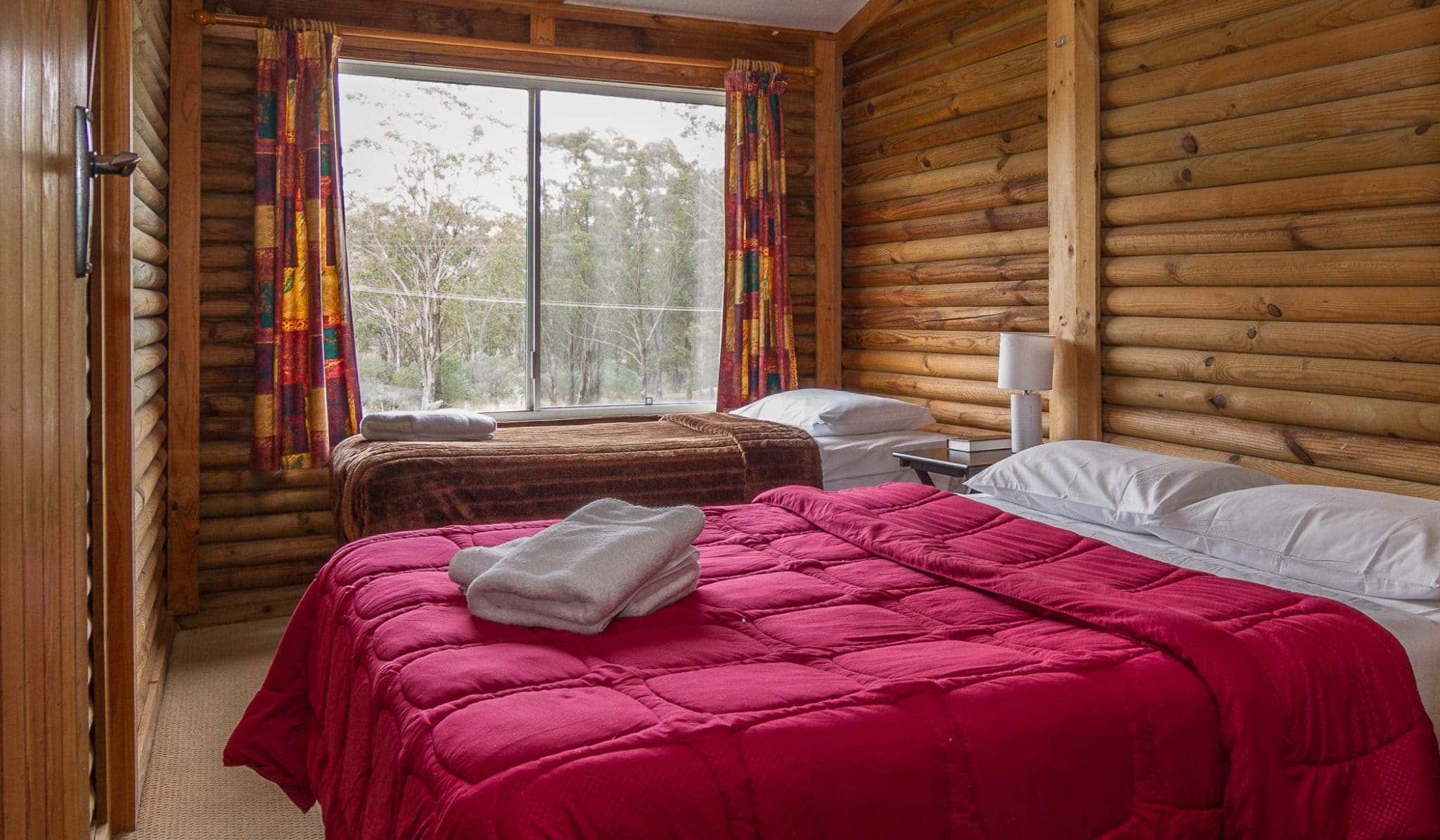 Pokolbin Cabins - Sample Bedroom
